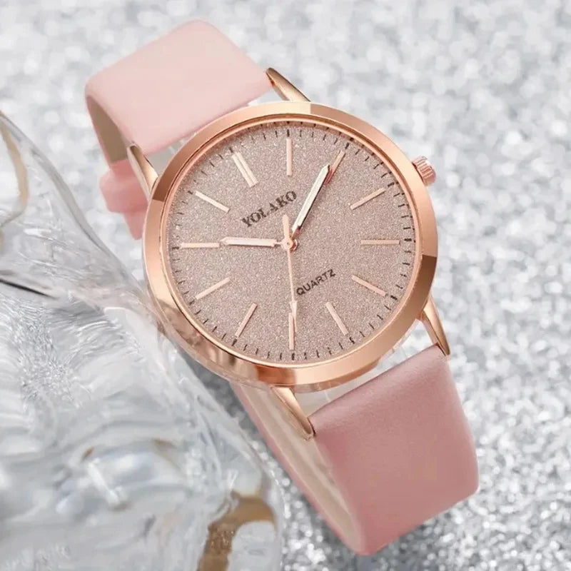 New Simple Women Watches Luxury Design Leather Watch Ladies Quartz Wristwatch Womens Small Round Dial Clock